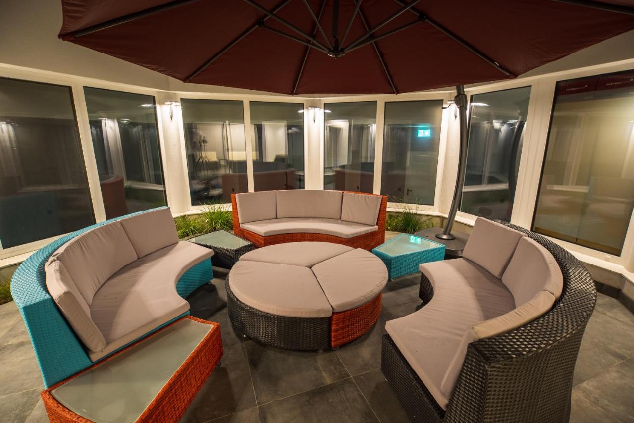 25H Spa-Residenz Pools In & Out, Private Garden & Beach นอยซีเดิลอัมเซ ภายนอก รูปภาพ