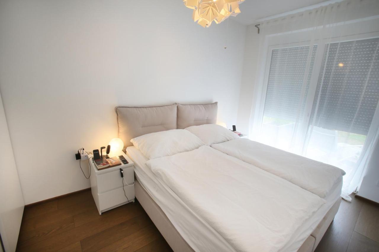 25H Spa-Residenz Pools In & Out, Private Garden & Beach นอยซีเดิลอัมเซ ภายนอก รูปภาพ