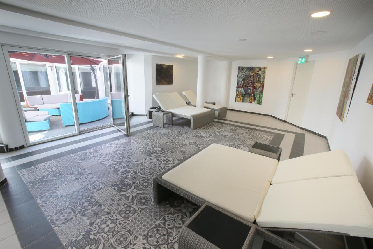 25H Spa-Residenz Pools In & Out, Private Garden & Beach นอยซีเดิลอัมเซ ภายนอก รูปภาพ